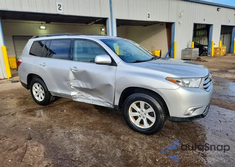 2012 Toyota Highlander Base z USA, uszkodzony, nr VIN 5TDBK3EH1CS153345